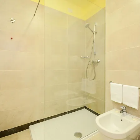 Regal 3*