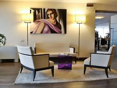 Regal 3*